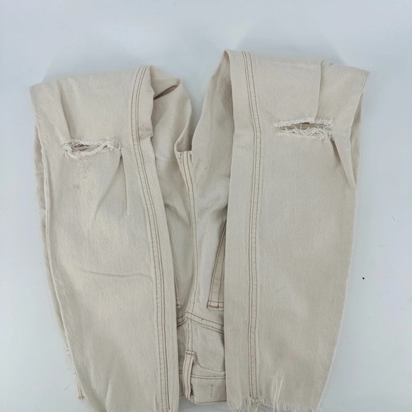 We The Free White Straight Leg Cutoff Distressed Jeans - Picture 4 of 5